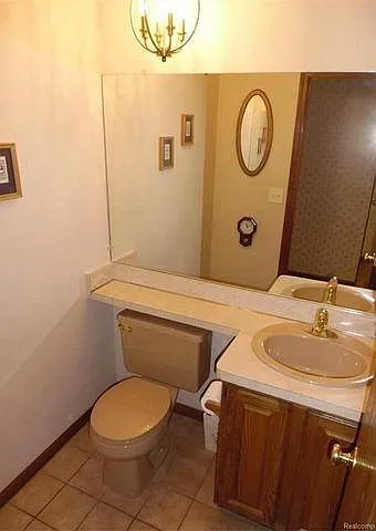 720 Shelley Dr — Photo 10