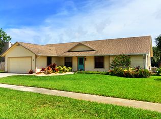 10 Shay Pl, Tequesta, FL 33469
