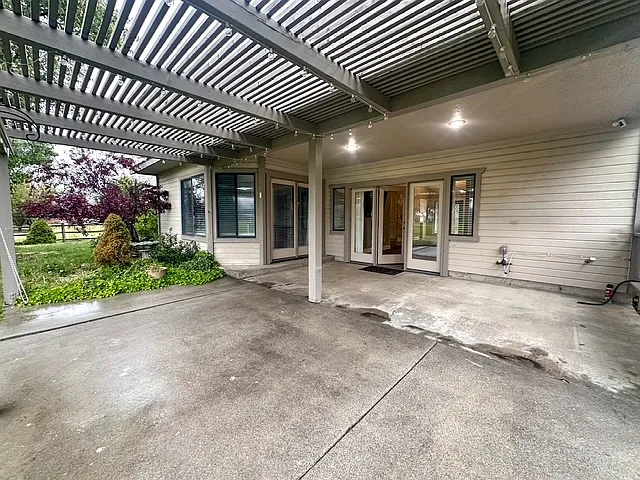 23891 Shoreline Ct — Photo 2