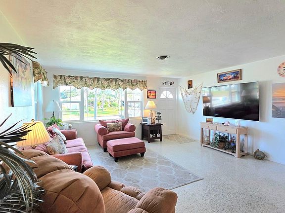 4th image of 42 San Jose Dr