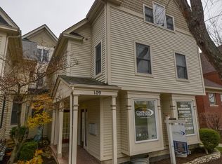 109 N 3rd St APT C, Geneva, IL 60134