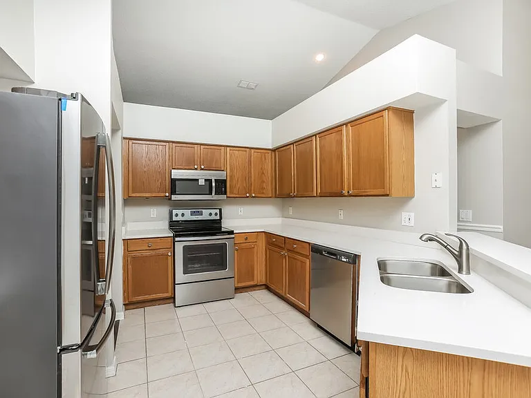 13709 Valleybrooke Ln — Photo 6