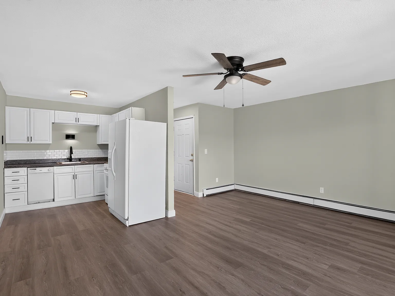 2 bed, 769 sqft, $1,375 — Photo 4