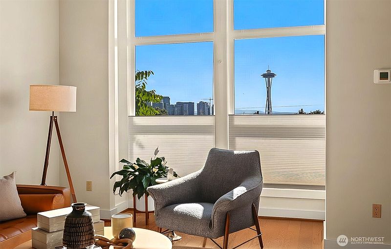 5th image of 427 13th Avenue E #C