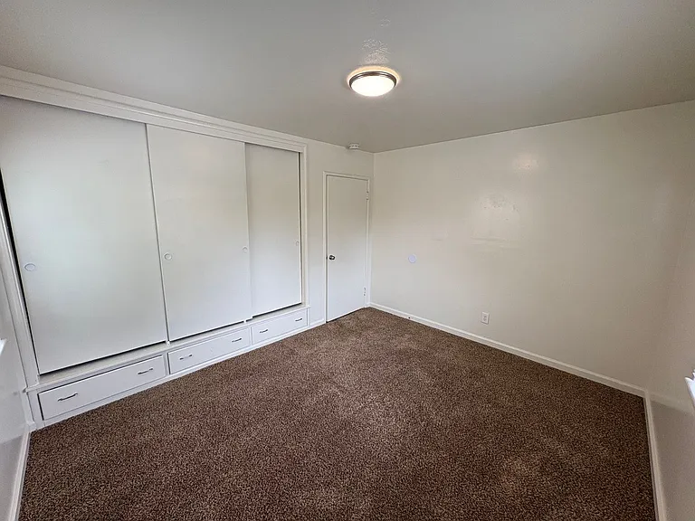 315 W Kaweah Ave — Photo 3