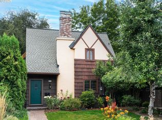 3827 SE Kelly St #A, Portland, OR 97202