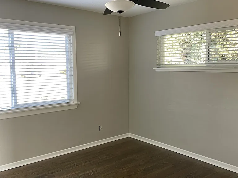 2634 Balfour Ave — Photo 9