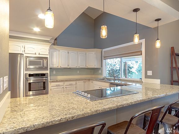 5th image of 21606 SE 32nd Pl
