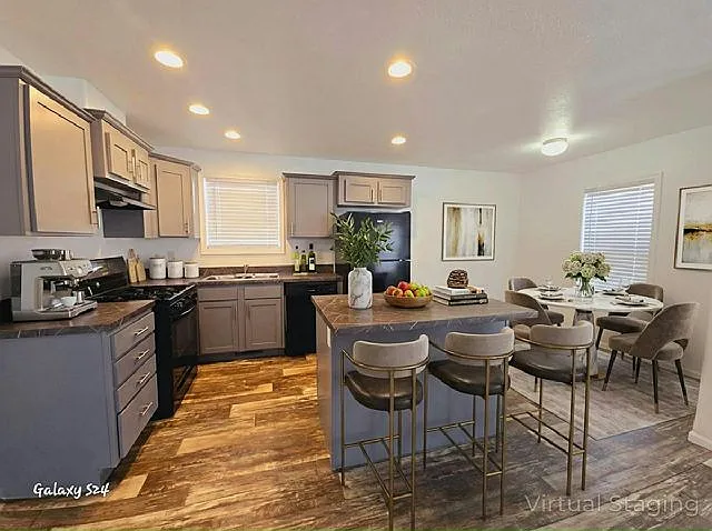 2 bed, 2.0 bath, 880 sqft, $1,700 — Photo 2