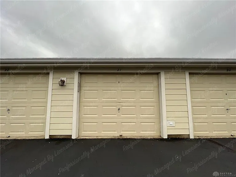 6650 Wareham Ct #8 — Photo 35