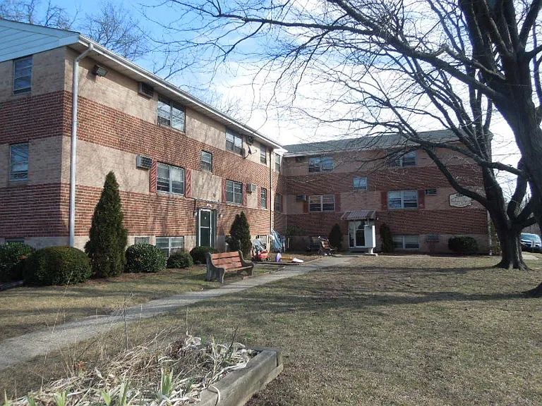 829 Moyers Rd #B-2 — Photo 1