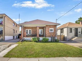 10 19th St, Toronto, ON M8V 3L3