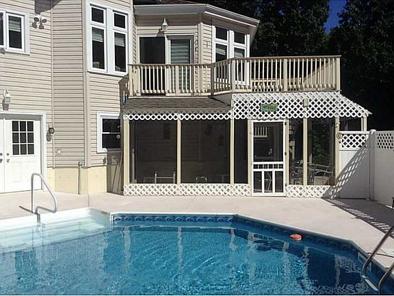 4th image of 11 Belknap Farm Dr