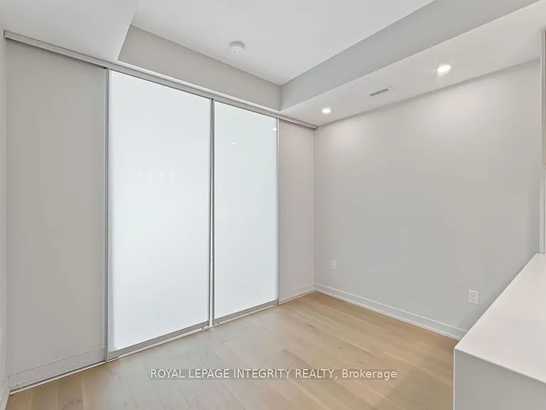101 Queen St #802 — Photo 14