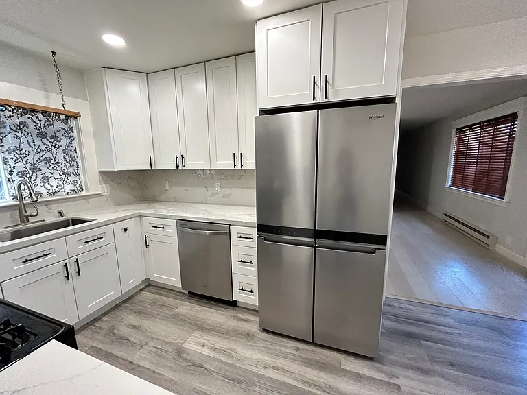 1112 Junipero Ave — Photo 9