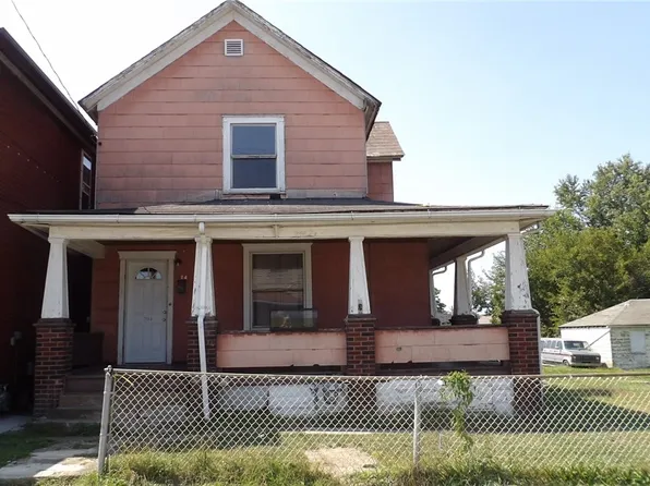 704 Hamilton Ave, Farrell, PA 16121