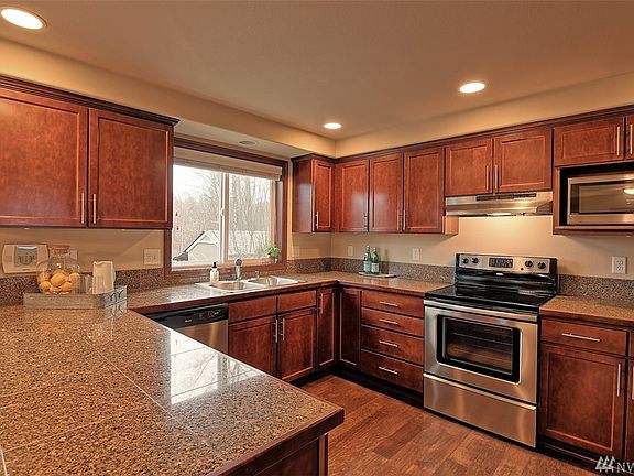 2nd image of 7223 39th Pl NE