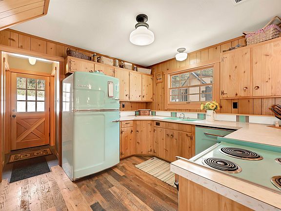 4th image of 5503 Hemlock Dr