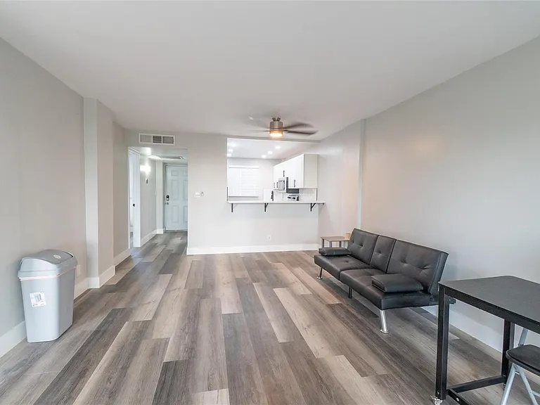 119 Royal Park Dr #4H — Photo 6