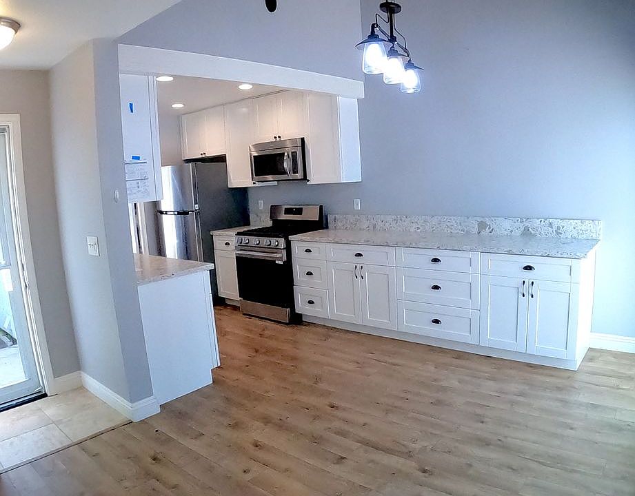 1st image of 491 Harbor Lights Ln
