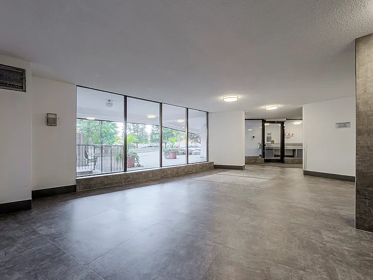 1580 Sandhurst Cir — Photo 13
