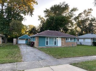 237 Blackhawk Dr, Park Forest, IL