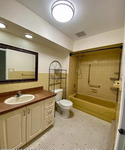 118 Amberly Dr #D — Photo 13