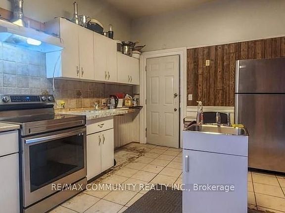 3rd image of 561 Gould St