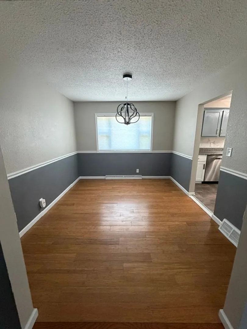 Central Davenport 4 Bedroom House — Photo 4