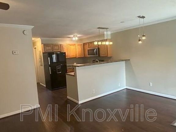 3rd image of 4427 Townhouse Way
