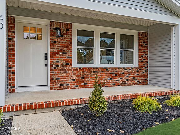 2nd image of 40 Beaverbrook Drive
