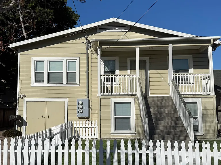 Saint Charles St — Photo 13