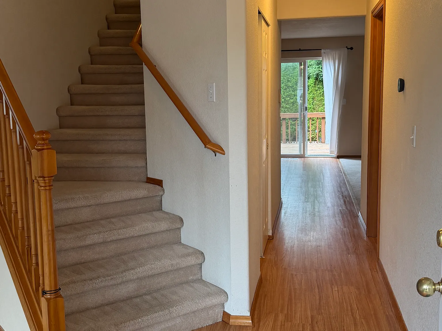 4819 Siskiyou Loop SE — Photo 2