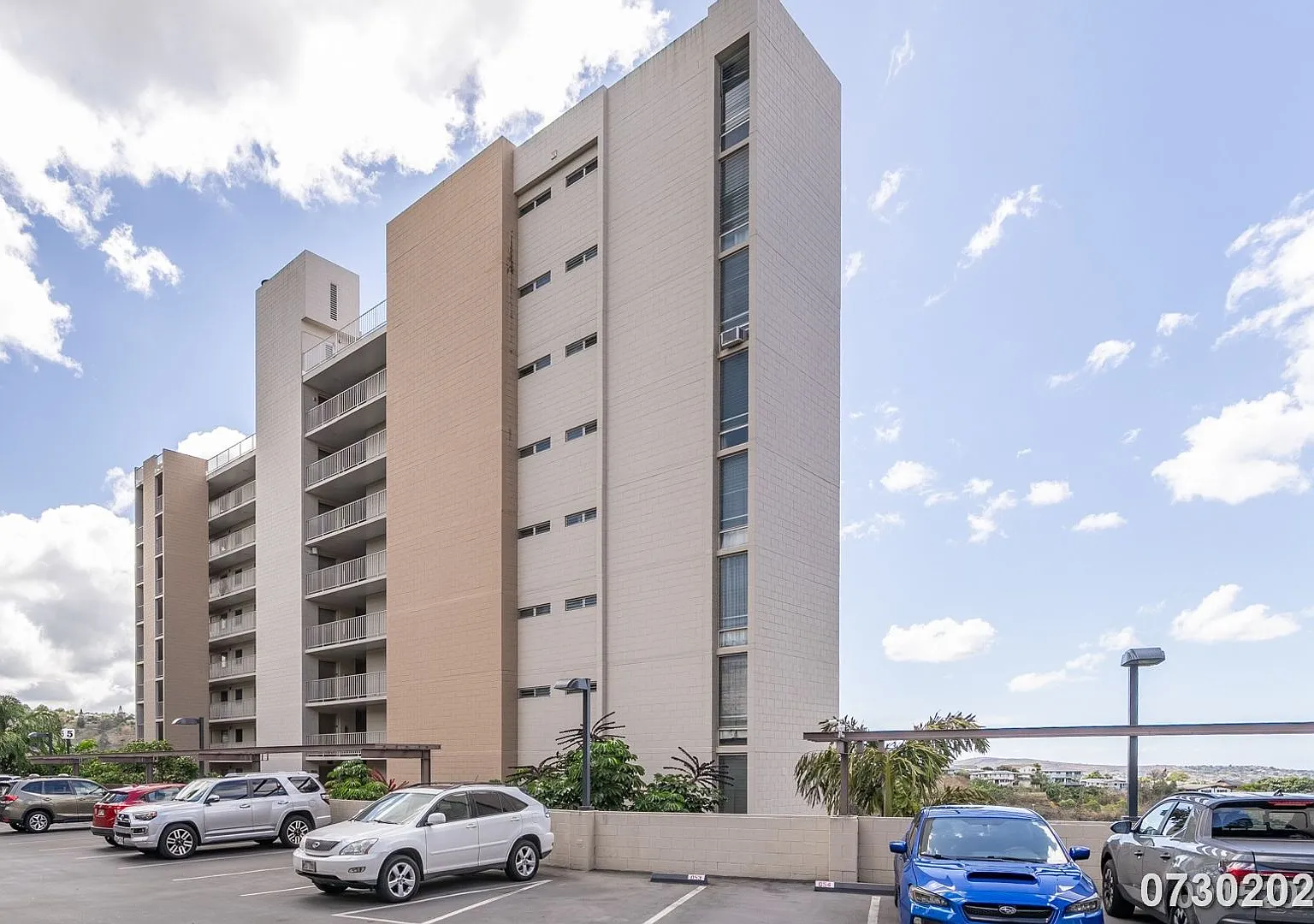 $3,000 / 2 Bed / 2 Bath / 2 Parking Colonnade on The Green — Photo 1