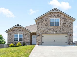 392 Wingfield Dr, Clarksville, TN 37043
