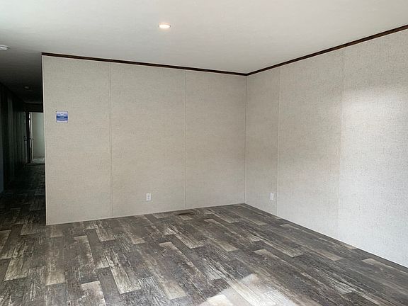 4th image of 4101 Hoover Avenue South Site #30
