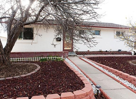 2nd image of 2712 Lark Dr