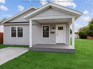 804 Gallatin St, Ravenswood, WV 26164