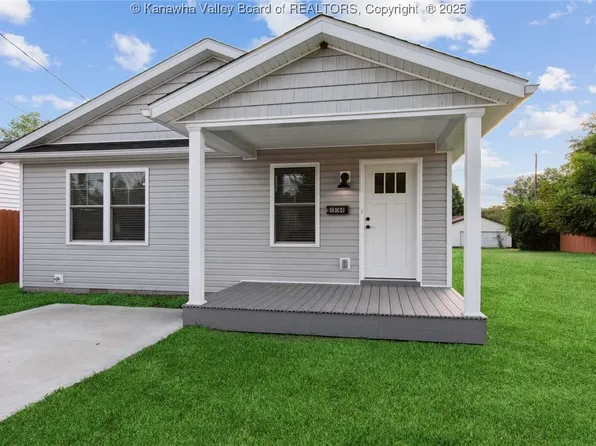 804 Gallatin St, Ravenswood, WV 26164