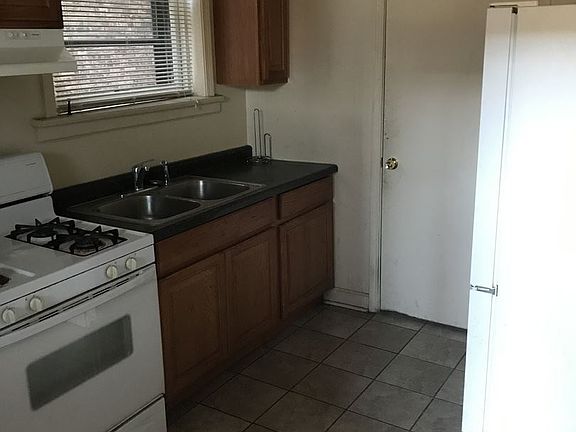 4th image of 6808 S East End Ave