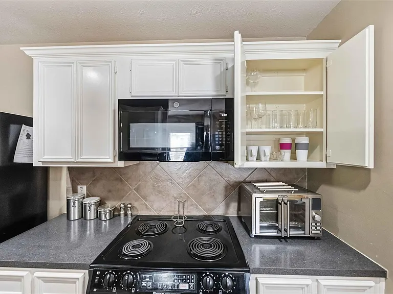 7014 Woodridge Row Dr — Photo 21