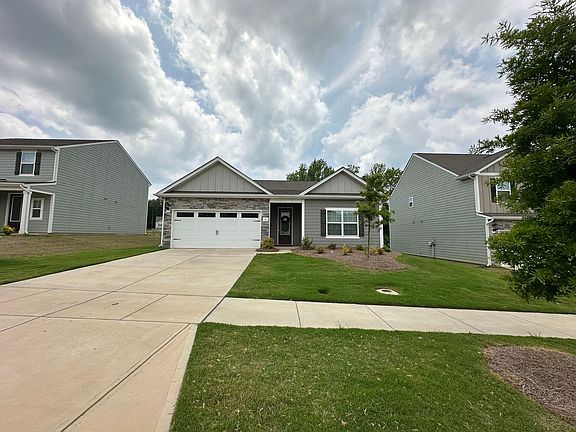 2nd image of 131 Colonial Reserve Ave