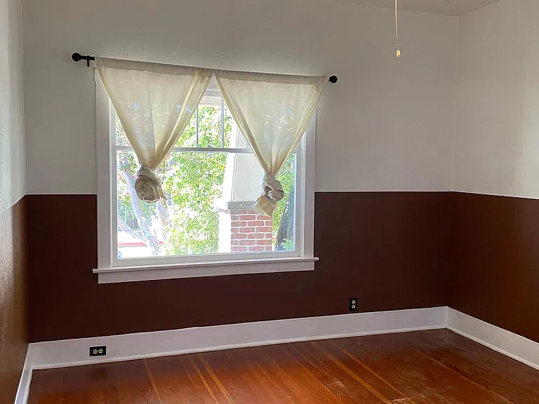 Linden Ave — Photo 14