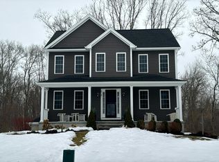 3 Hidden Hills Dr, Seekonk, MA 02771
