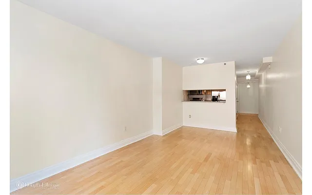 Rented by Douglas Elliman | media 16