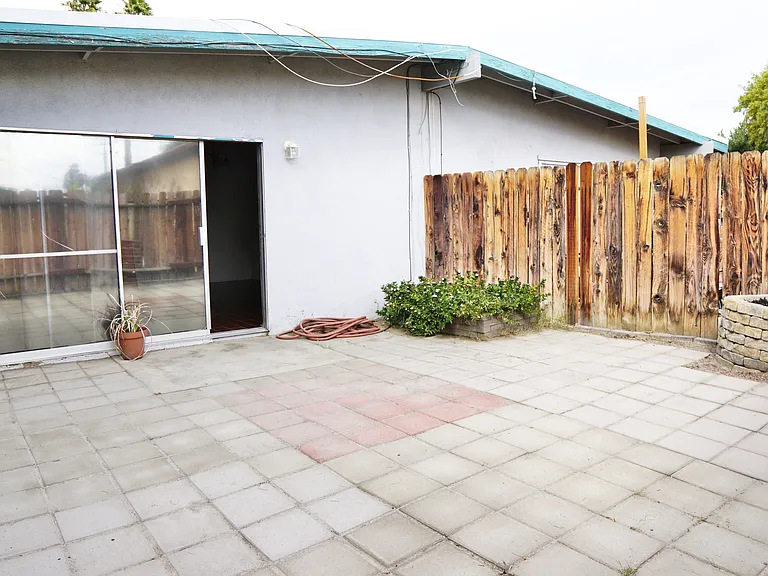 27400 Hombria Dr #B — Photo 13