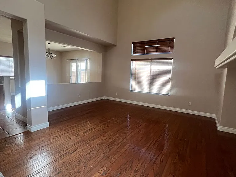 8829 Rising Creek Ct — Photo 3