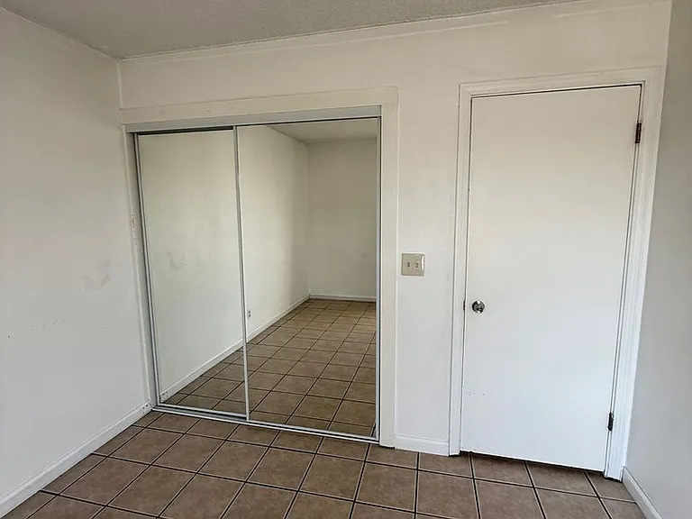 1153 E Foster Rd #A — Photo 19