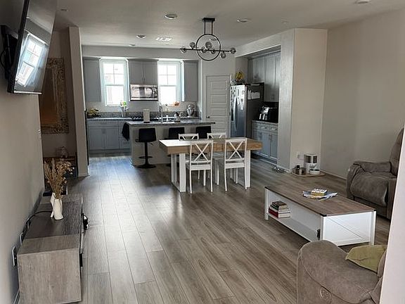 4th image of 40885 Melrose Dr