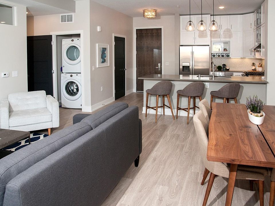 1st image of 725 Cleveland Ave S #404